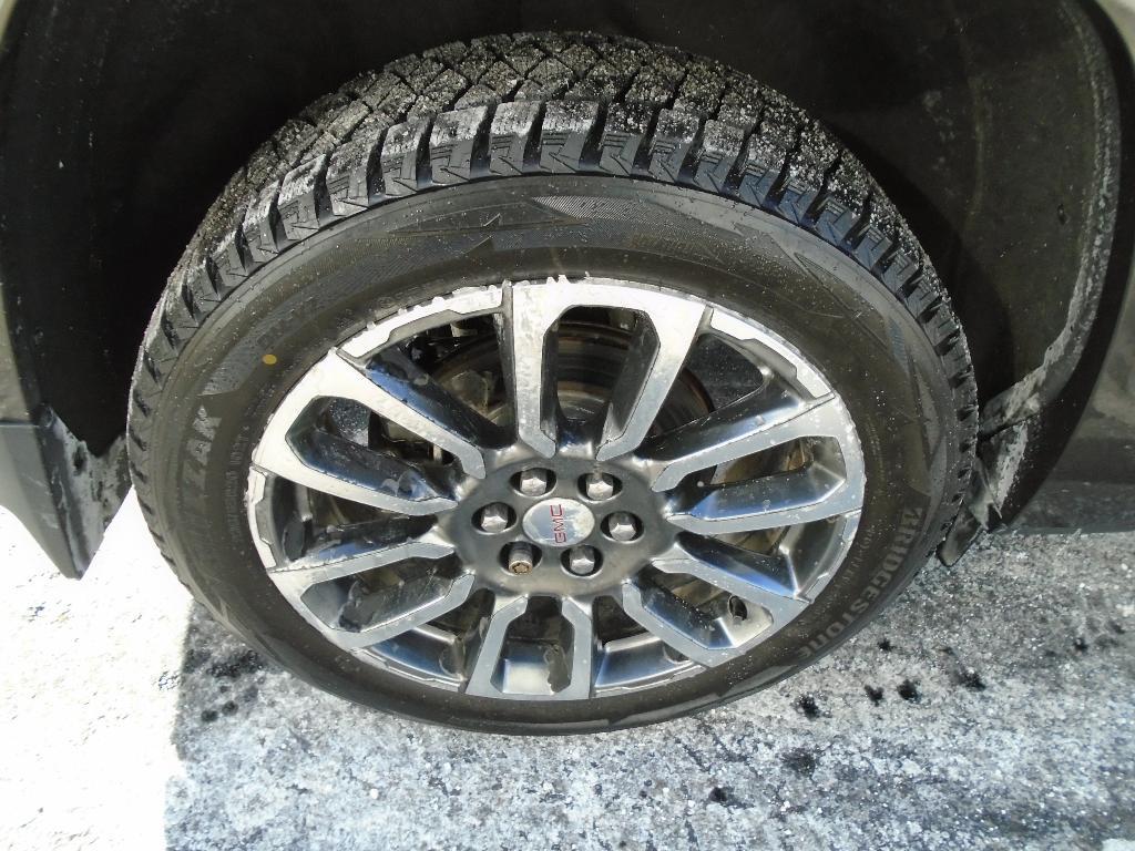 used 2020 GMC Acadia car, priced at $28,384