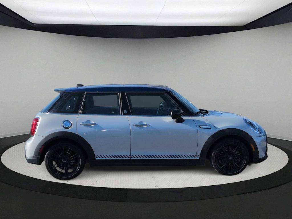 used 2022 MINI Hardtop car, priced at $23,500