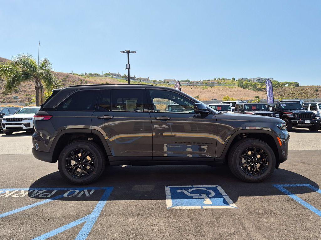new 2026 Jeep Grand Cherokee car, priced at $39,435