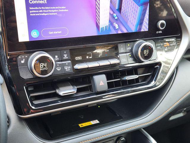used 2023 Toyota Highlander Hybrid car, priced at $31,991