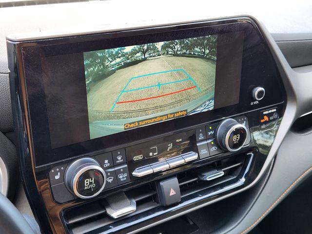 used 2023 Toyota Highlander Hybrid car, priced at $31,991