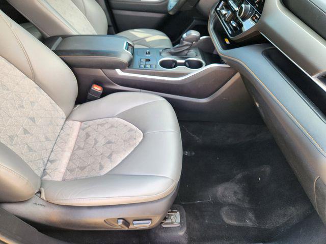 used 2023 Toyota Highlander Hybrid car, priced at $31,991