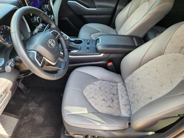used 2023 Toyota Highlander Hybrid car, priced at $31,991