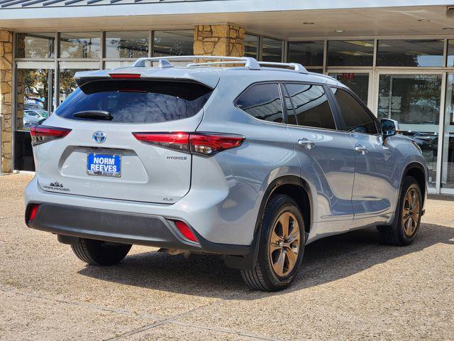 used 2023 Toyota Highlander Hybrid car, priced at $31,991