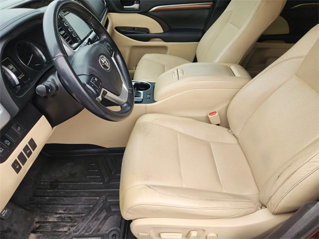 used 2018 Toyota Highlander car, priced at $24,872