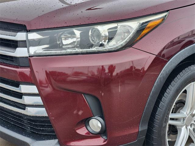 used 2018 Toyota Highlander car, priced at $24,872