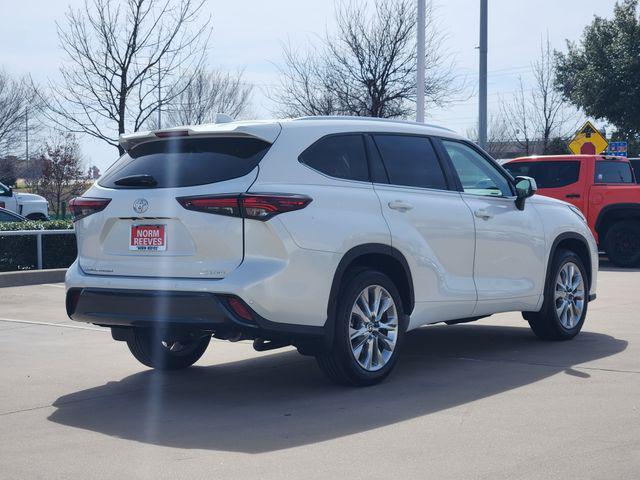 used 2024 Toyota Highlander car, priced at $47,491