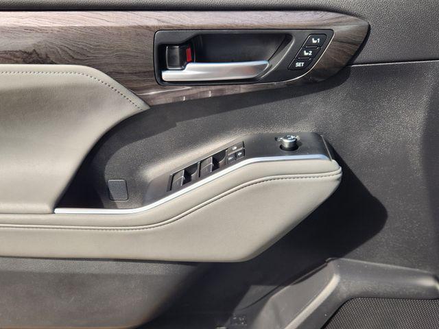 used 2024 Toyota Highlander car, priced at $47,491