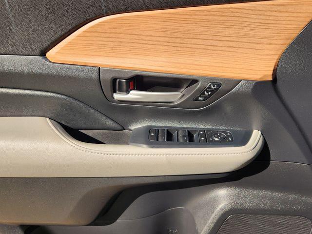 used 2025 Toyota Grand Highlander car, priced at $55,491