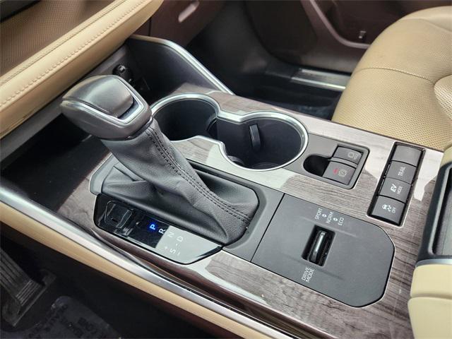 used 2021 Toyota Highlander Hybrid car, priced at $35,791