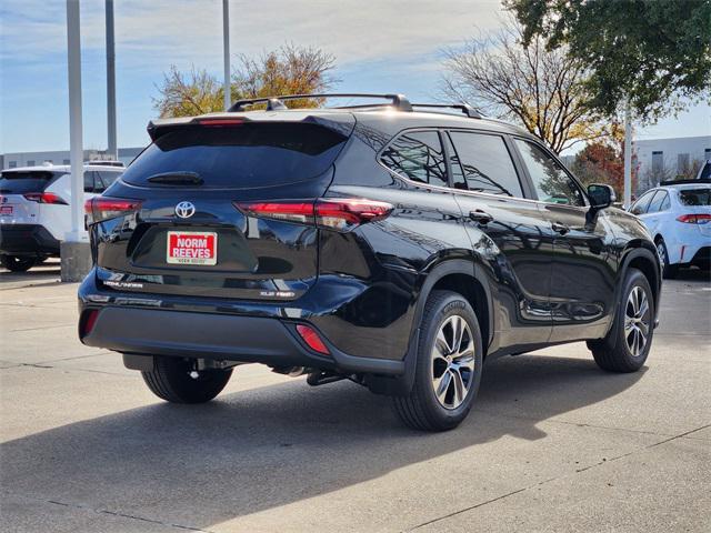 new 2026 Toyota Highlander car, priced at $45,512