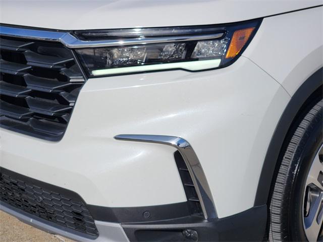 used 2025 Honda Pilot car, priced at $37,491