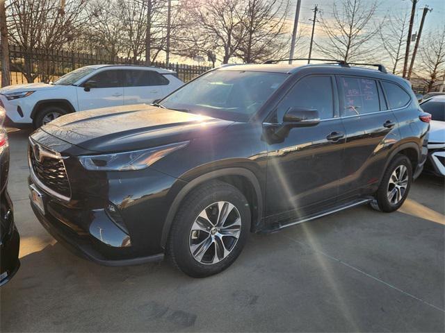 used 2021 Toyota Highlander Hybrid car, priced at $27,991
