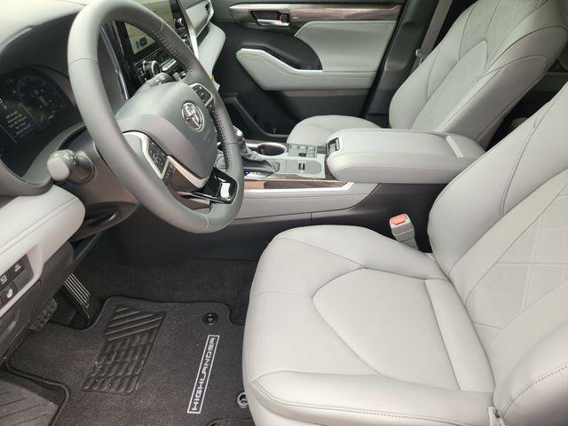 new 2026 Toyota Highlander Hybrid car, priced at $52,638