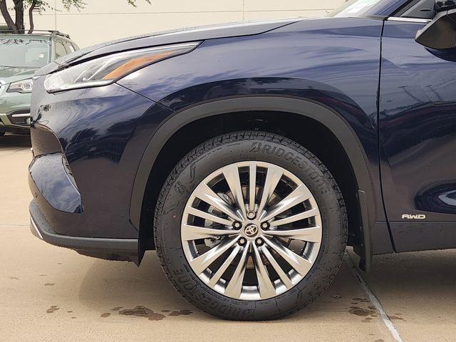 new 2026 Toyota Highlander Hybrid car, priced at $52,638