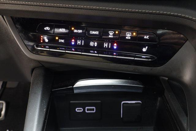 used 2023 Buick Envision car, priced at $25,900