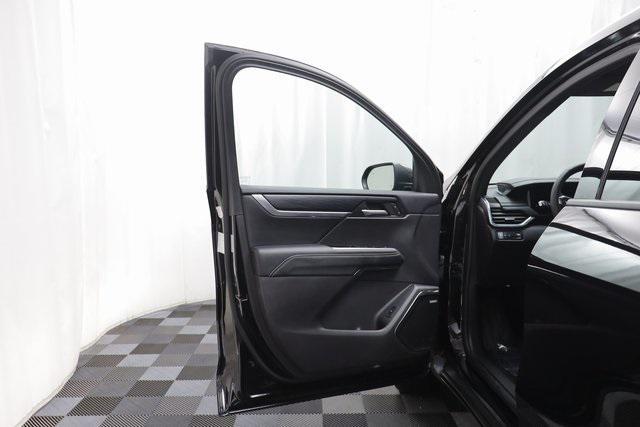 used 2025 GMC Acadia car, priced at $32,115