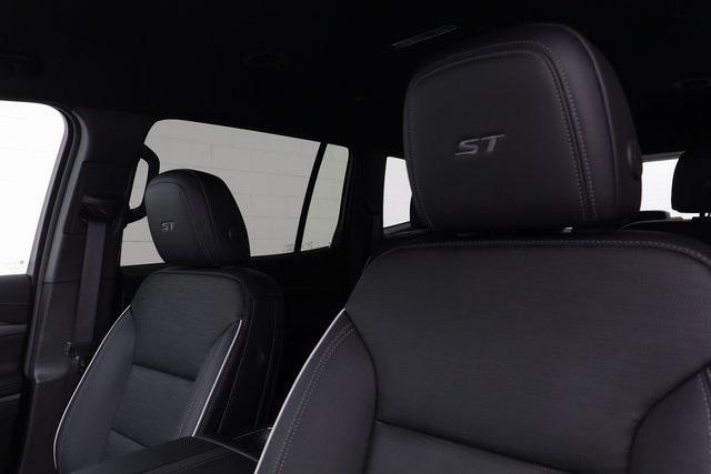 used 2025 Buick Enclave car, priced at $40,638