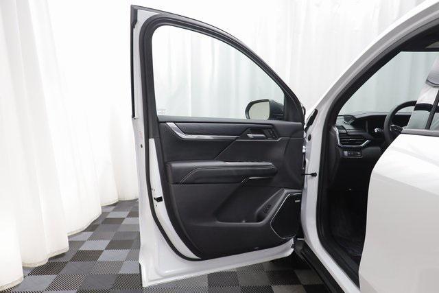 used 2025 GMC Acadia car, priced at $32,157