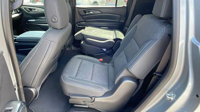 used 2025 Chevrolet Traverse car, priced at $36,750