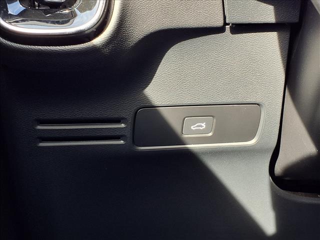 used 2024 Volvo XC40 car, priced at $22,984