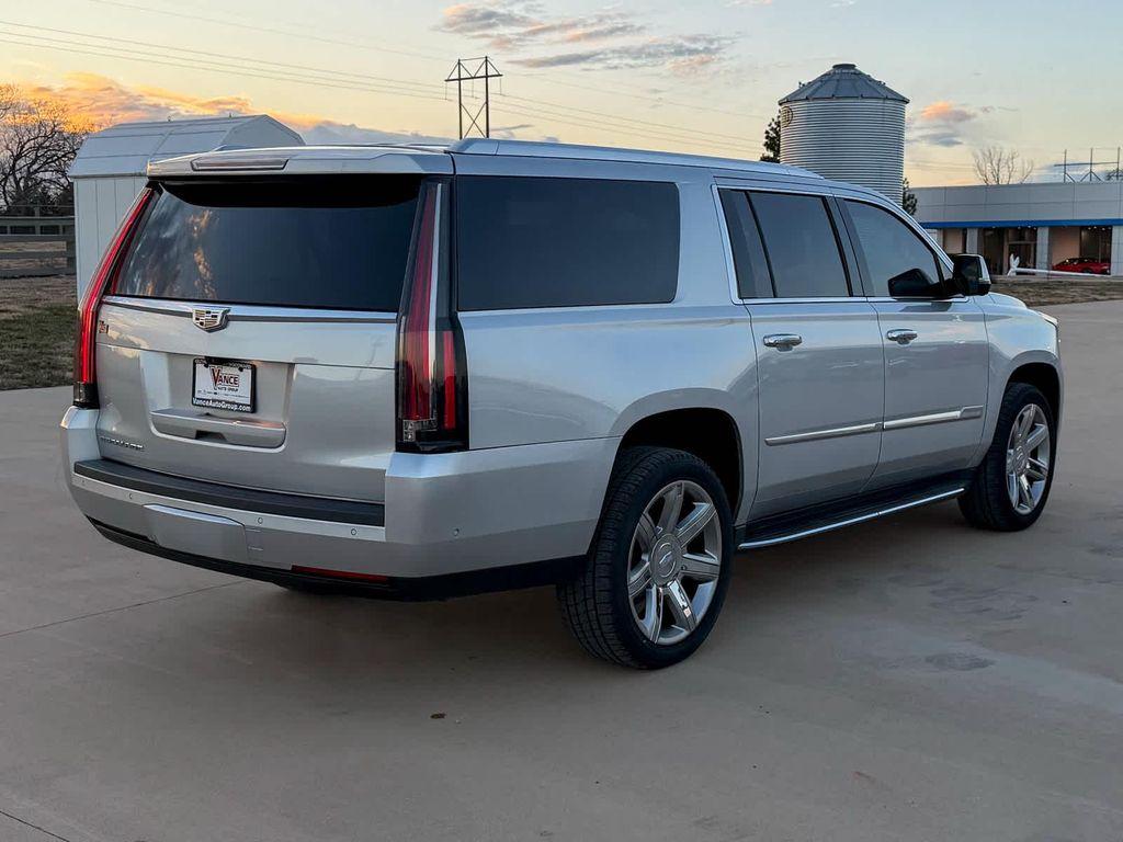 used 2019 Cadillac Escalade ESV car, priced at $31,997