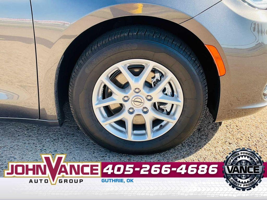 used 2023 Chrysler Pacifica car, priced at $23,998