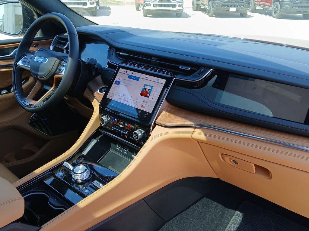 new 2025 Jeep Grand Cherokee car, priced at $66,948