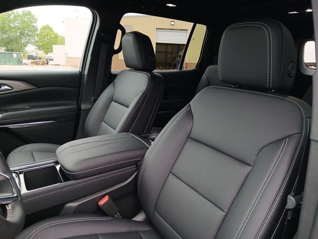 new 2026 Chevrolet Traverse car, priced at $47,029