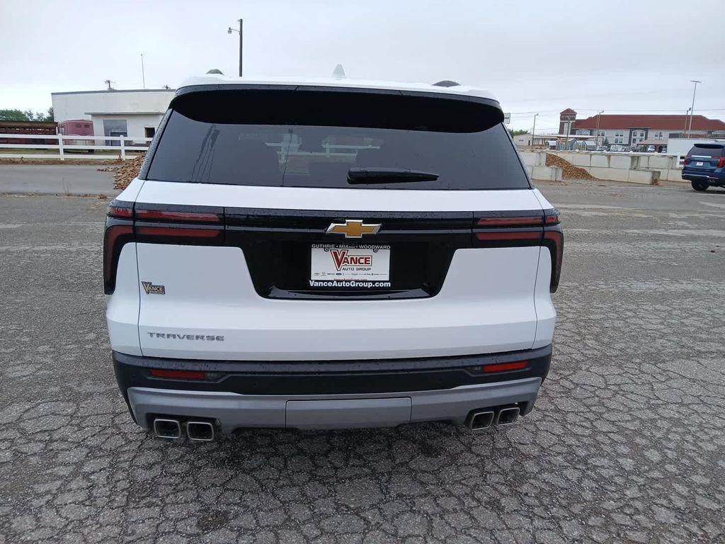 new 2026 Chevrolet Traverse car, priced at $47,029