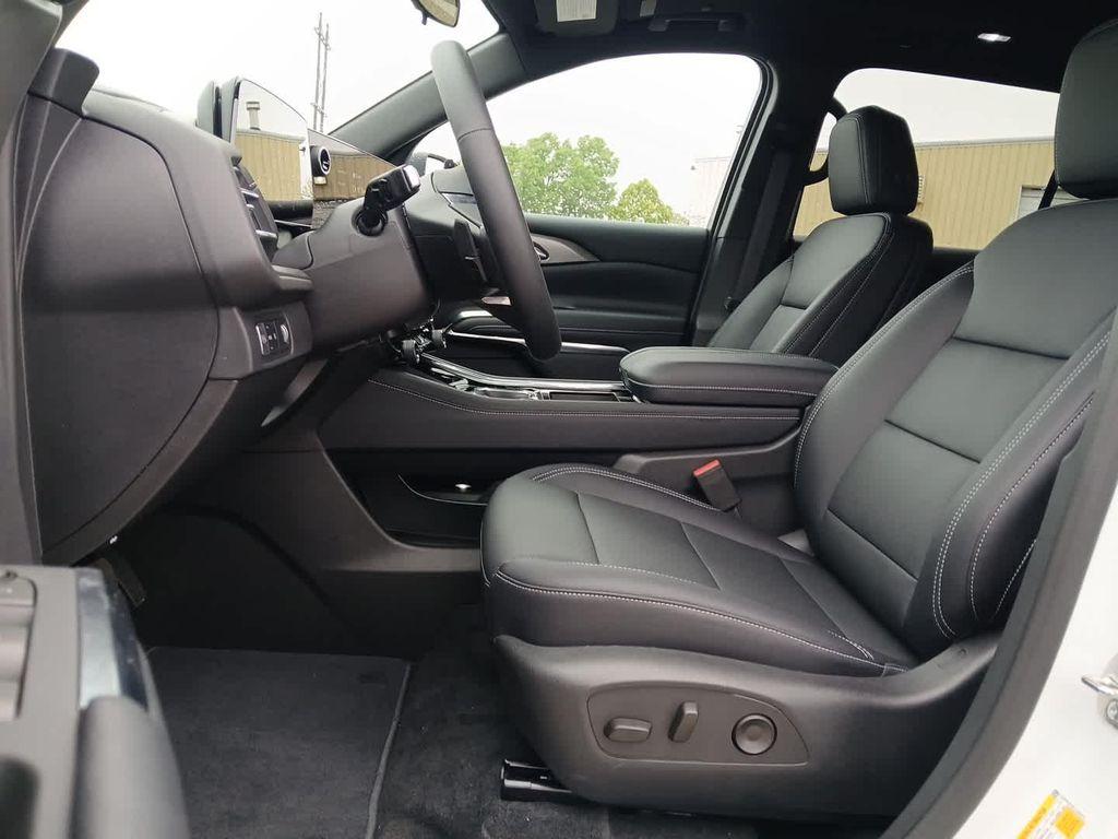 new 2026 Chevrolet Traverse car, priced at $47,029