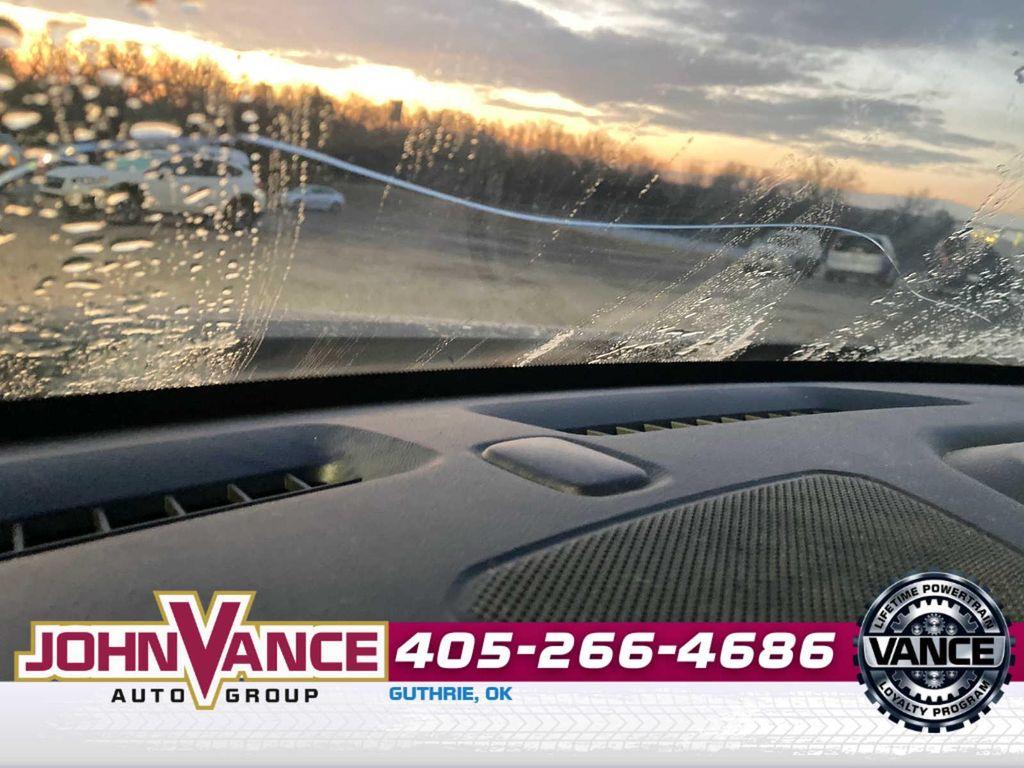 used 2021 Chevrolet Traverse car, priced at $17,000