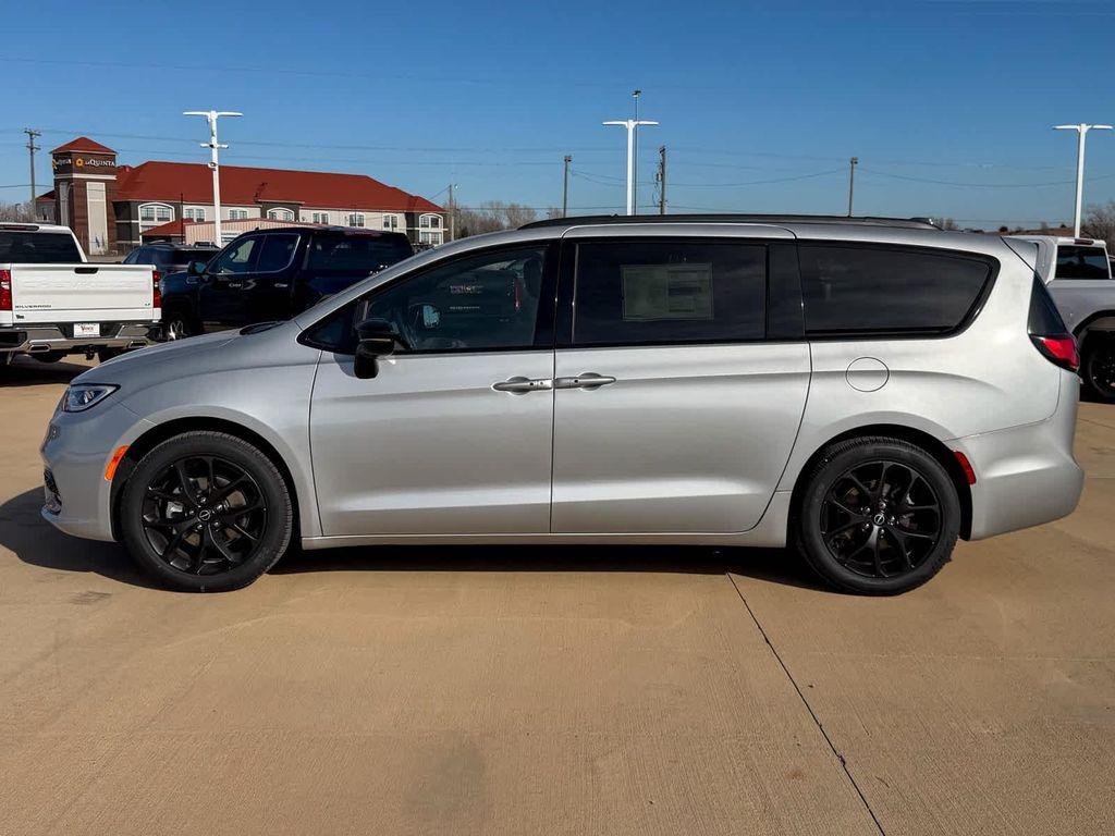 new 2026 Chrysler Pacifica car, priced at $51,075
