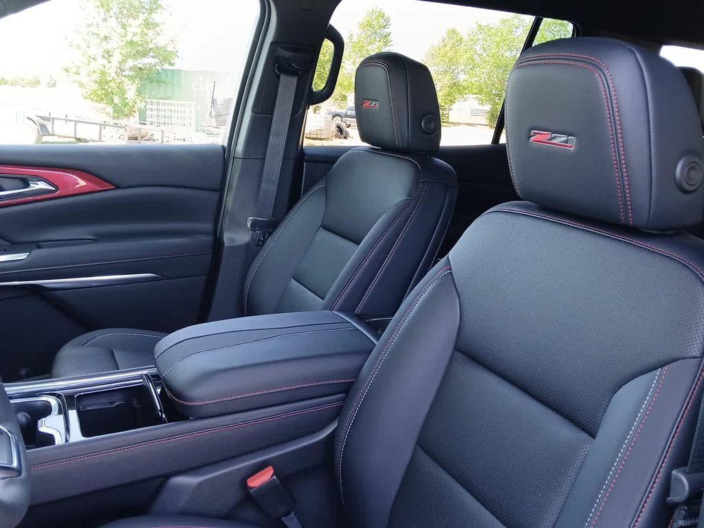 new 2026 Chevrolet Traverse car, priced at $55,069