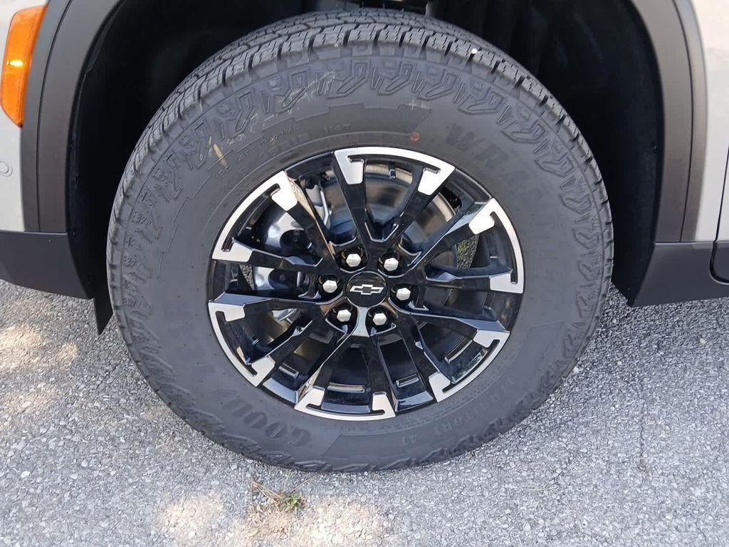 new 2026 Chevrolet Traverse car, priced at $55,069