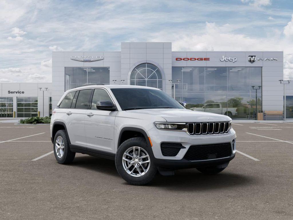 new 2025 Jeep Grand Cherokee car, priced at $39,799