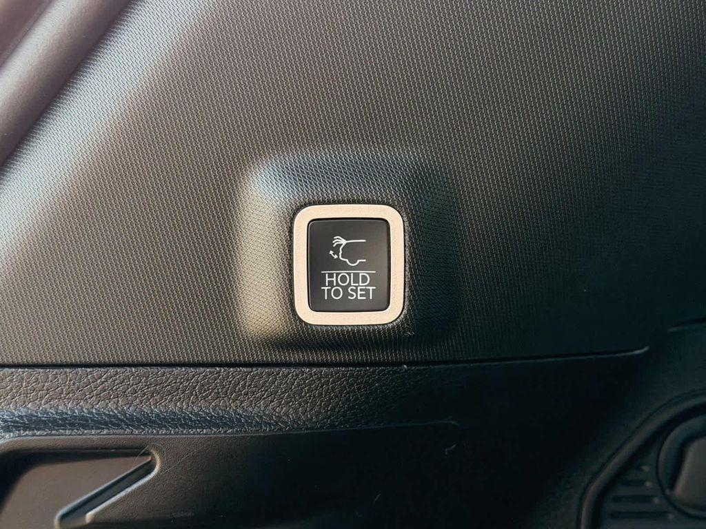 new 2025 Jeep Grand Cherokee car, priced at $39,799