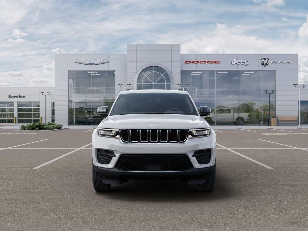 new 2025 Jeep Grand Cherokee car, priced at $39,799