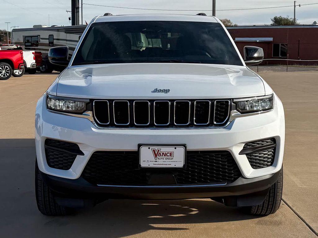 new 2025 Jeep Grand Cherokee car, priced at $39,799