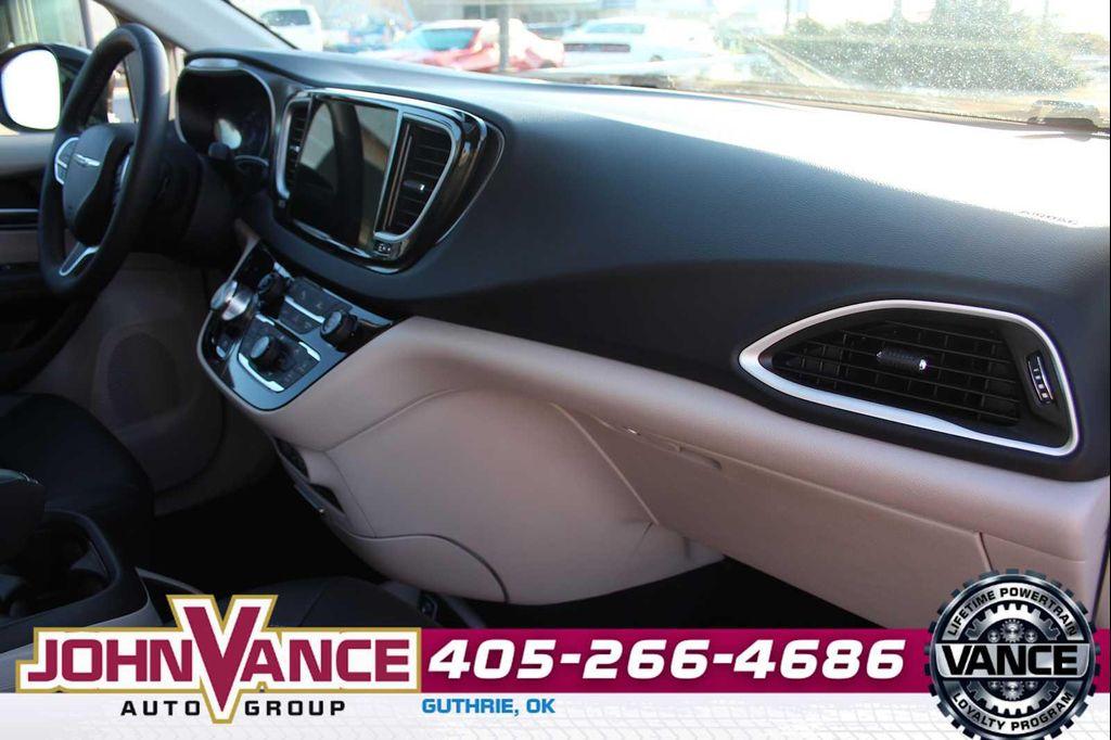 used 2024 Chrysler Pacifica car, priced at $27,988