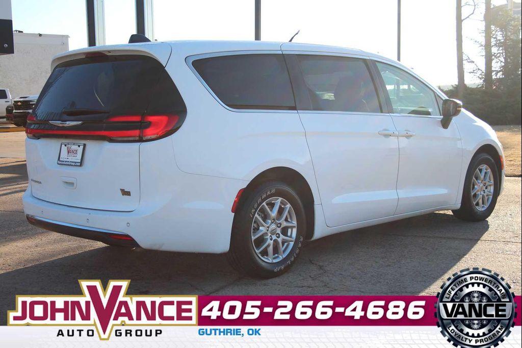 used 2024 Chrysler Pacifica car, priced at $27,988