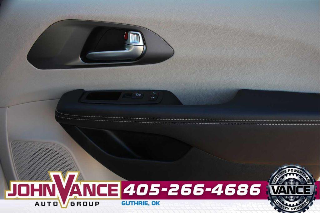 used 2024 Chrysler Pacifica car, priced at $27,988