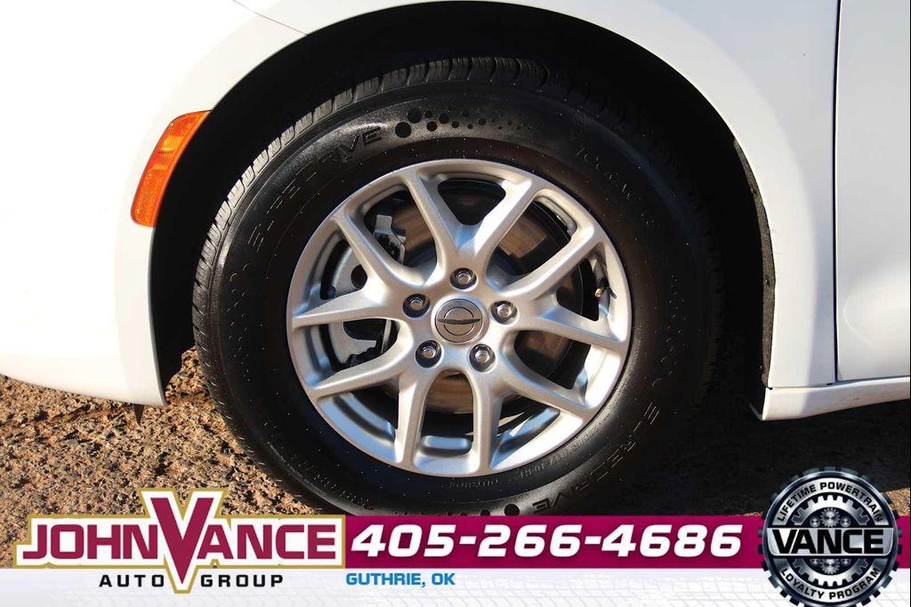 used 2024 Chrysler Pacifica car, priced at $27,988