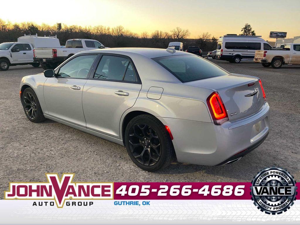 used 2022 Chrysler 300 car