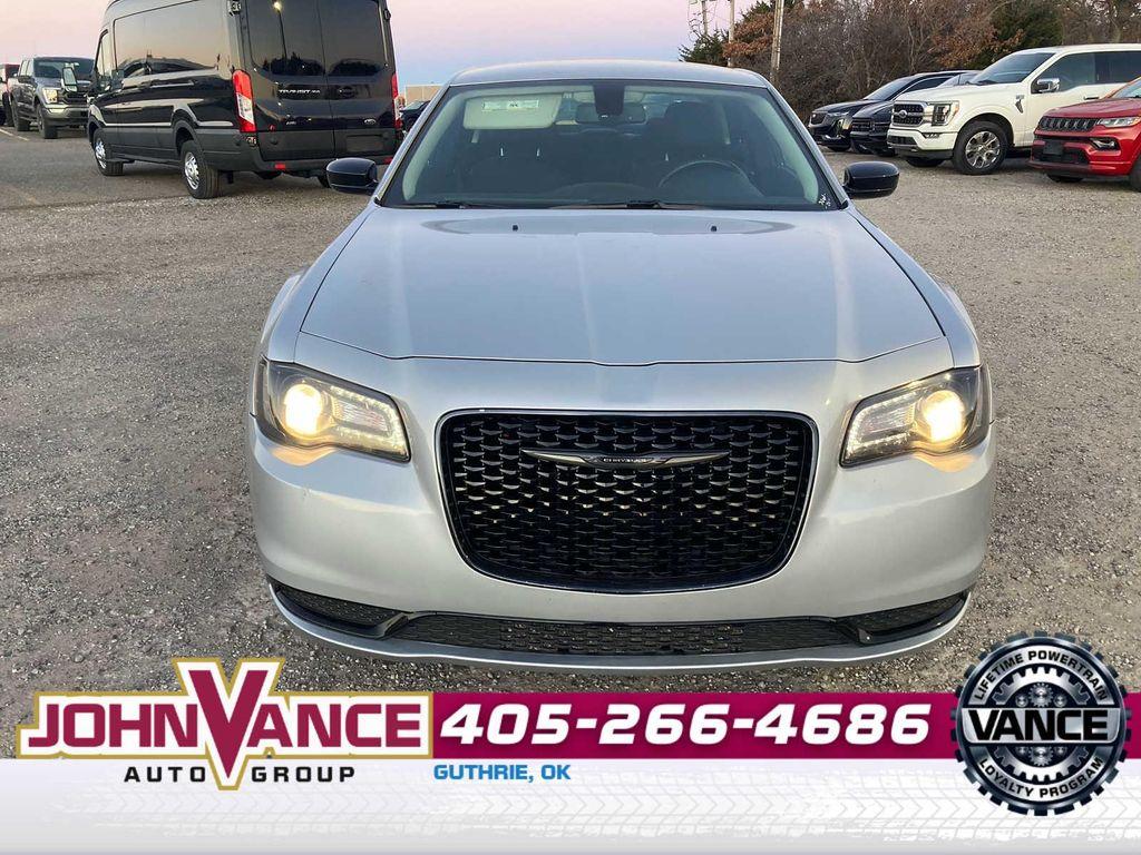 used 2022 Chrysler 300 car