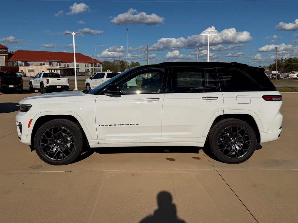 new 2025 Jeep Grand Cherokee car, priced at $65,402