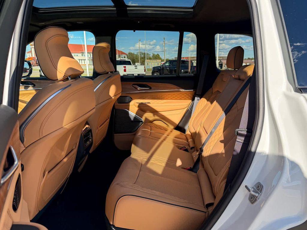 new 2025 Jeep Grand Cherokee car, priced at $65,402