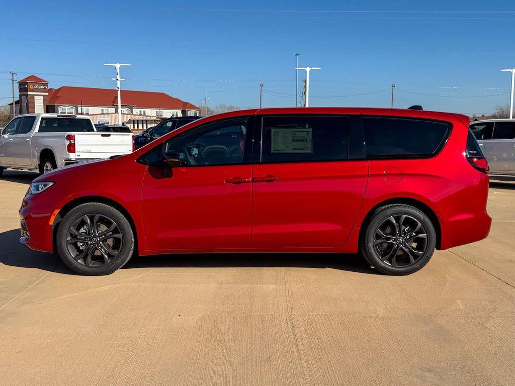 new 2026 Chrysler Pacifica car, priced at $48,959