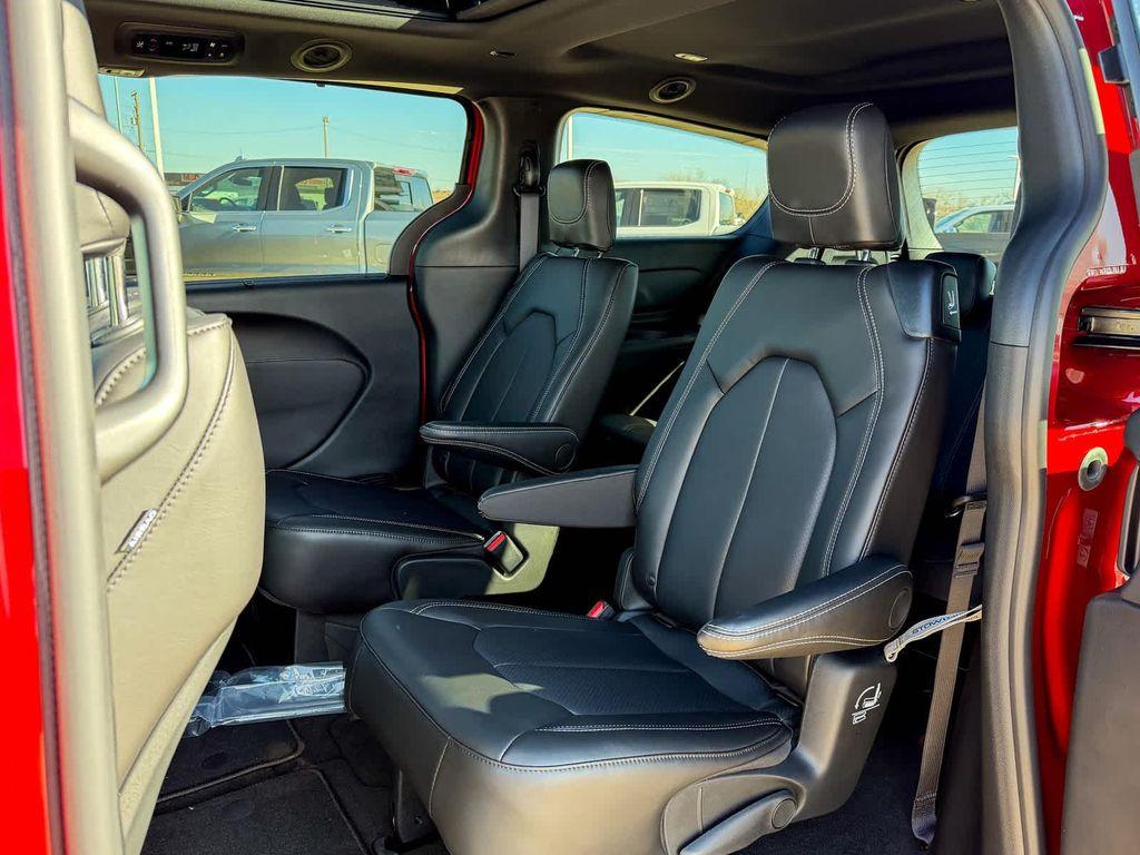 new 2026 Chrysler Pacifica car, priced at $48,959