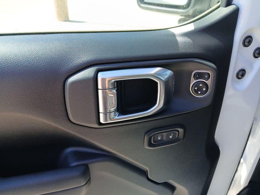 new 2025 Jeep Wrangler car, priced at $47,540